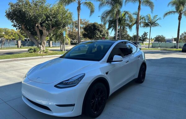 Tesla model Y (2021) [SPRZEDANA]